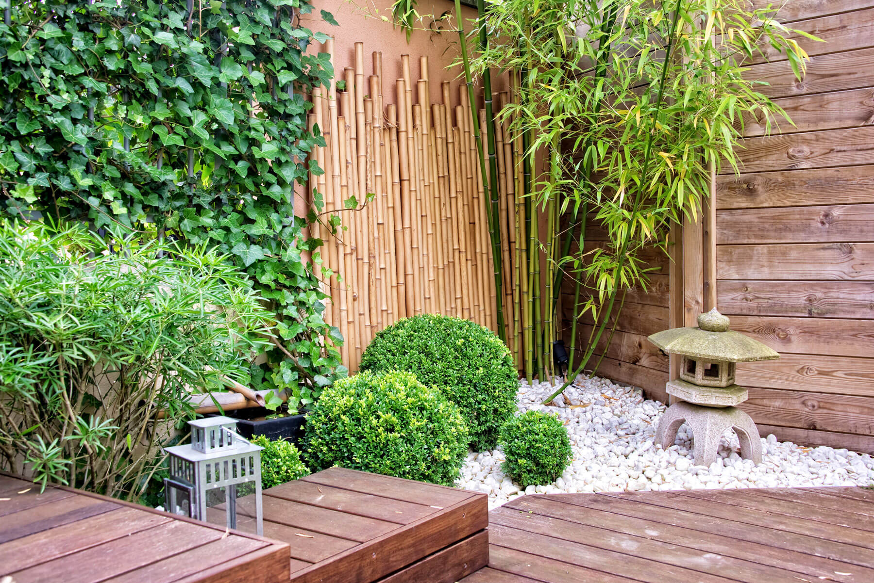 How to Decorate your Yard with Pebbles and Stones Margo