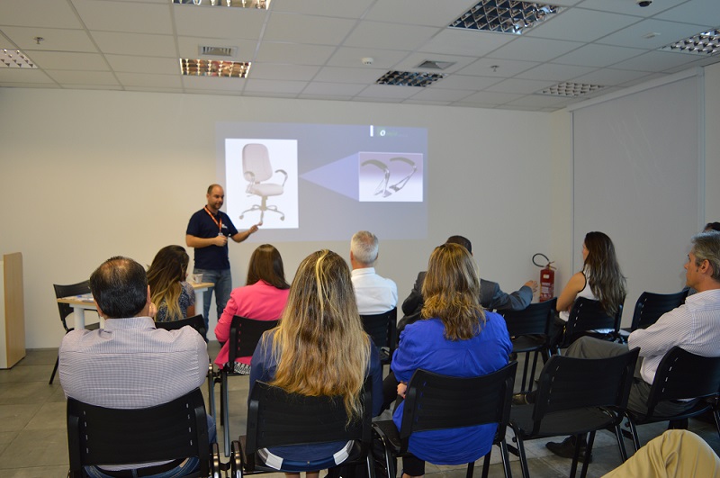 Rafael Olmos na palestra sobre Bloco K