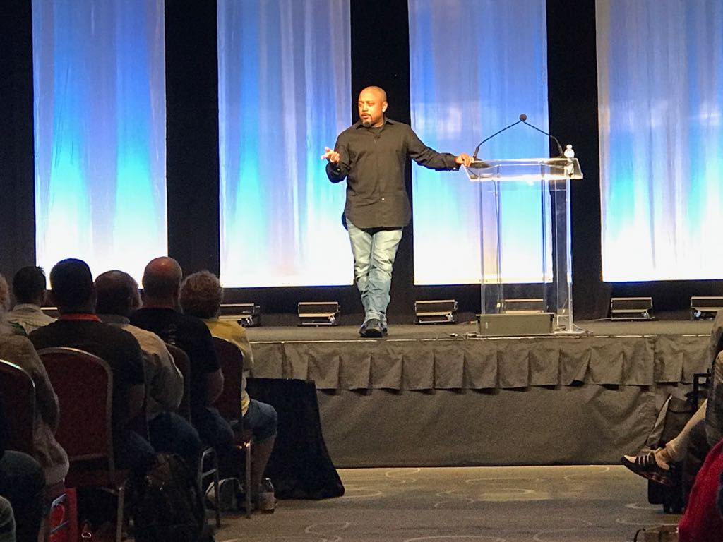 Diamond John, CEO & Founder da FUBU em sua palestra na Accountex USA 2017