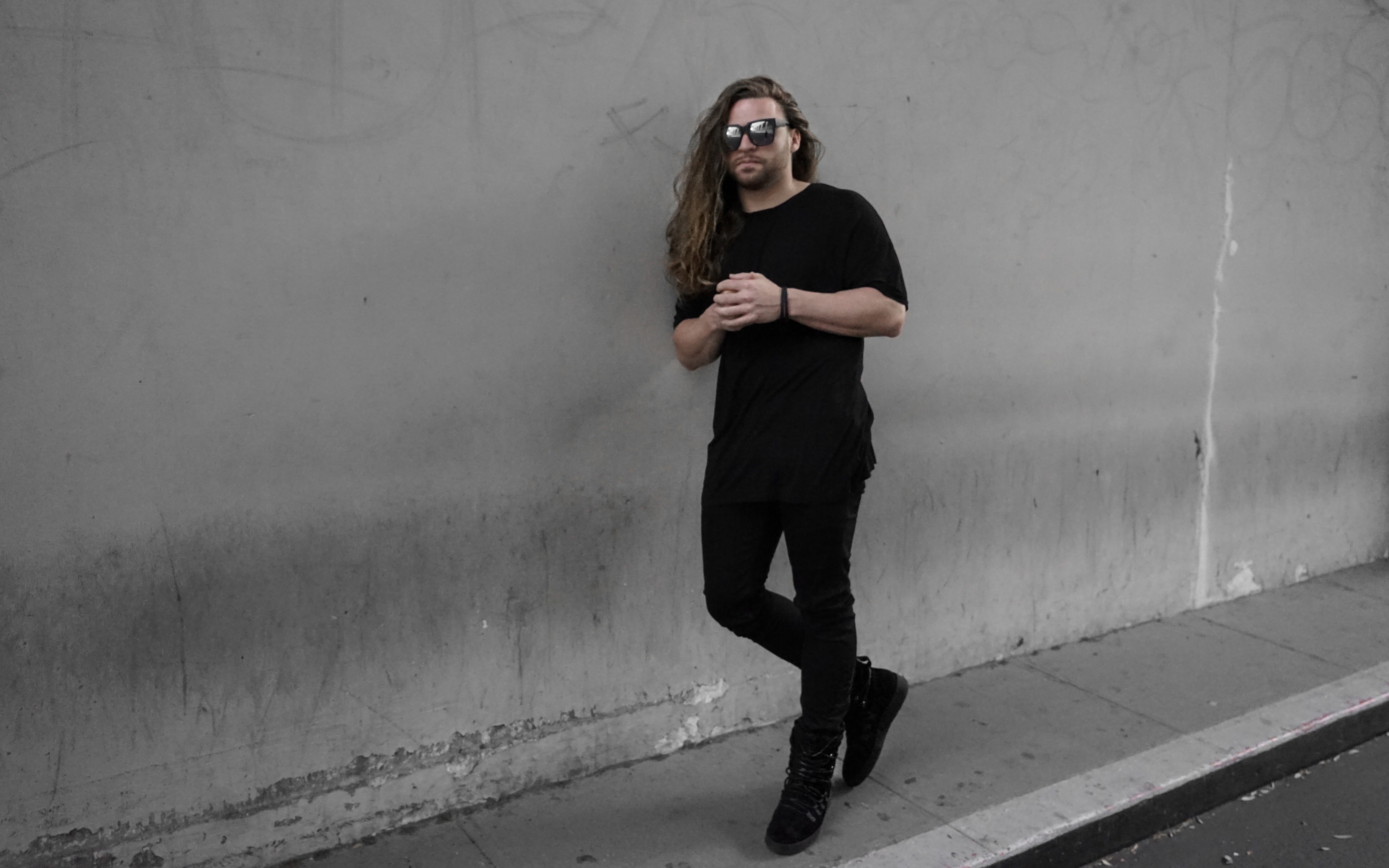 represent dusk boot black