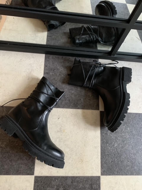Sonia boots