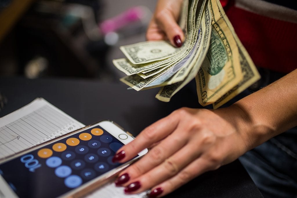 8 Apps That Help You Earn Money At Home In 2021