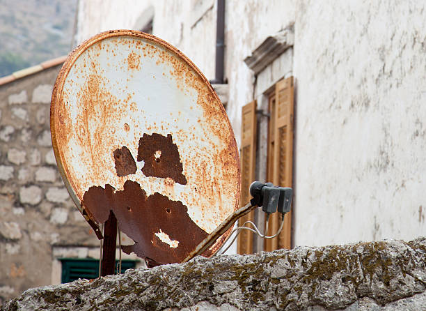 brokensatellitedish