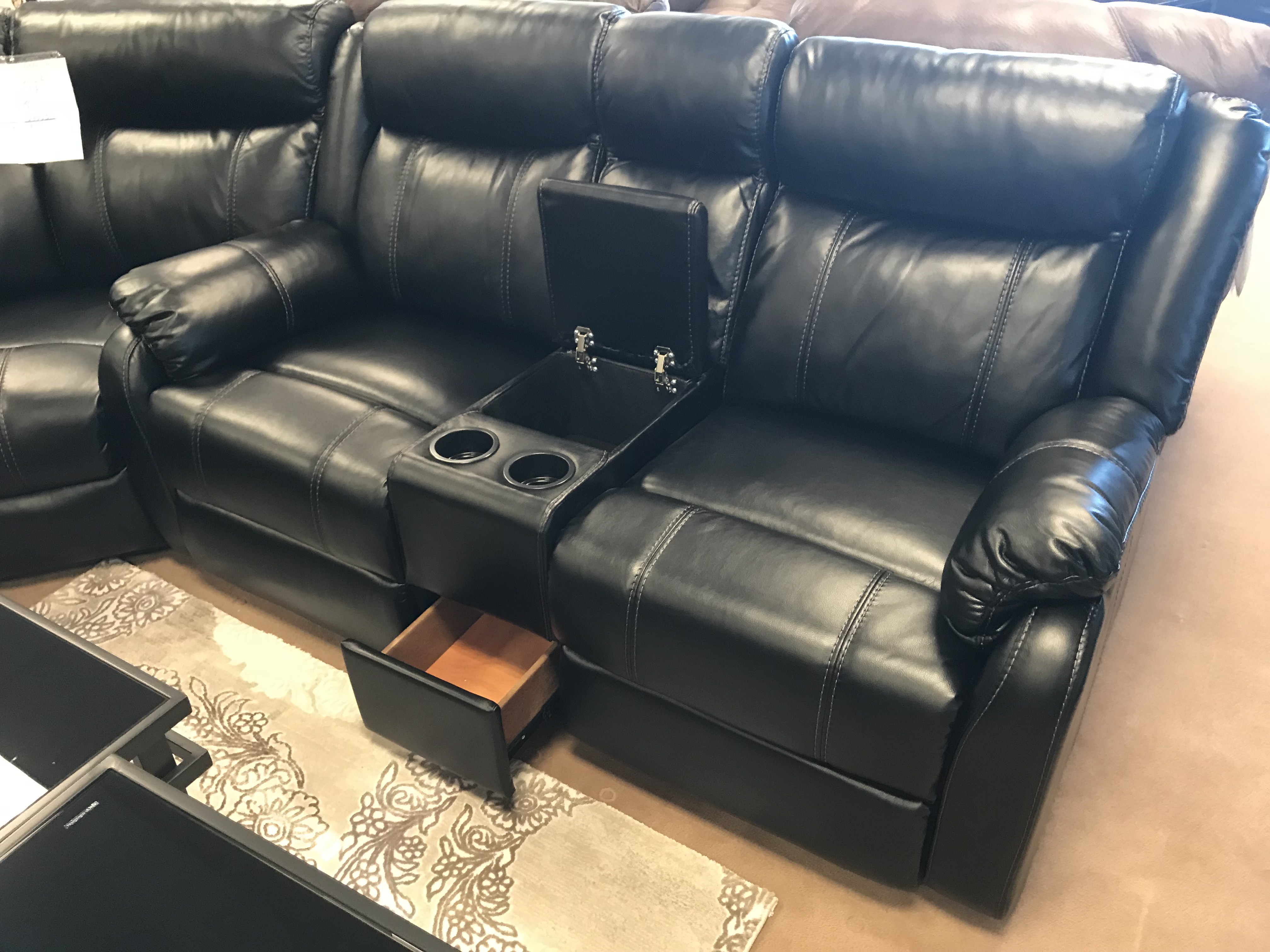 Global Furniture U7303