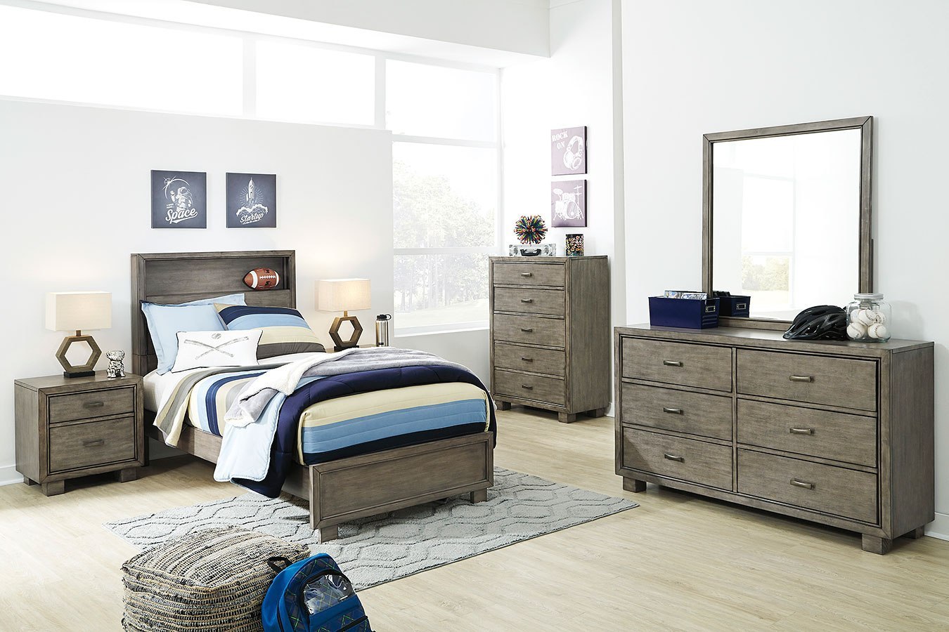bedroom set by ashley b552