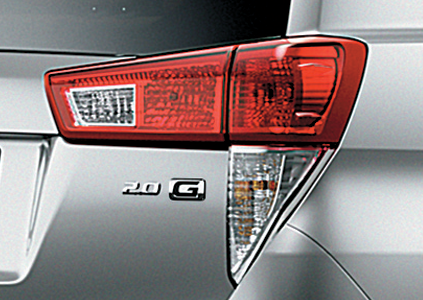 đuôi xe innova 2019 hình chữ L