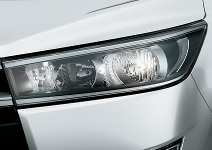 đèn xe innova 2018 chiếu xa