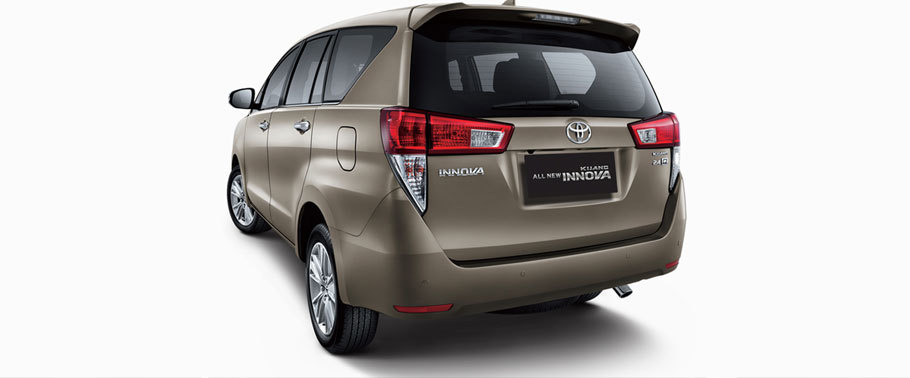 đuôi xe innova 2019