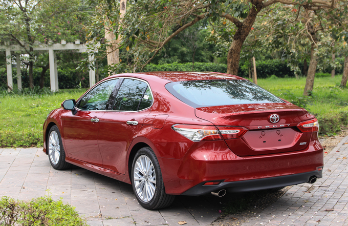 Toyota Camry 2019