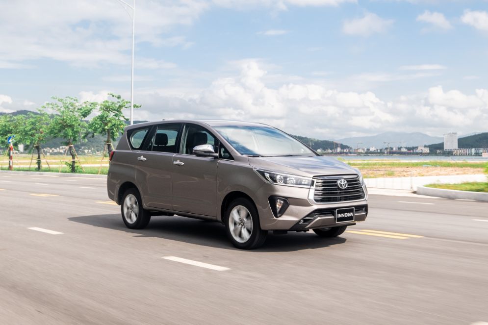 toyota innova 2020