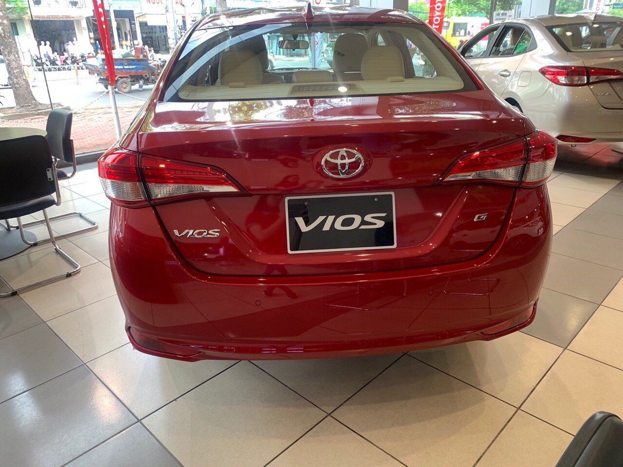 đuôi xe vios 2020