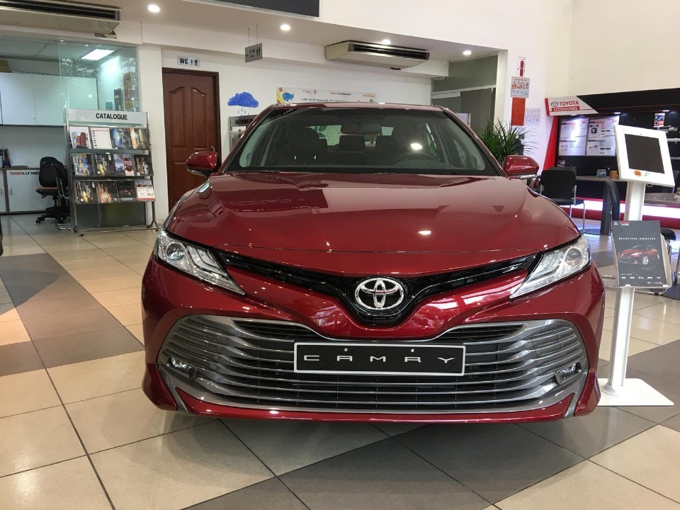 đèn xe camry 2021