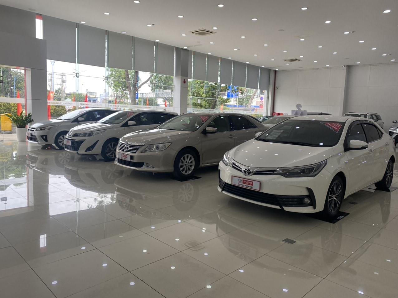 mua xe cũ toyota sure tphcm