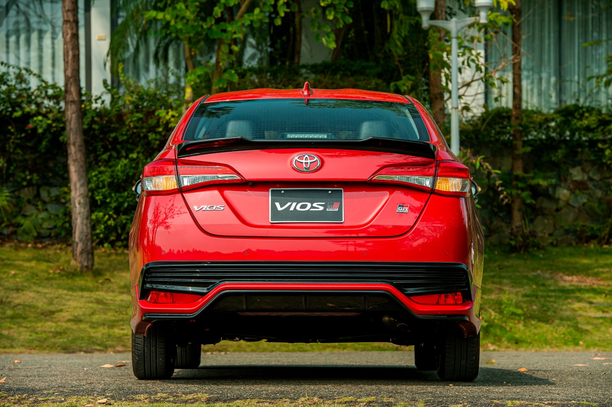 Đuôi xe Vios GR-S 2021