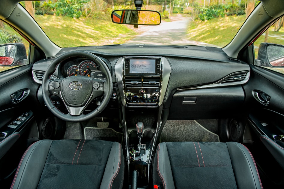 Nội thất xe Toyota Vios 2021 phiên bản GR-S