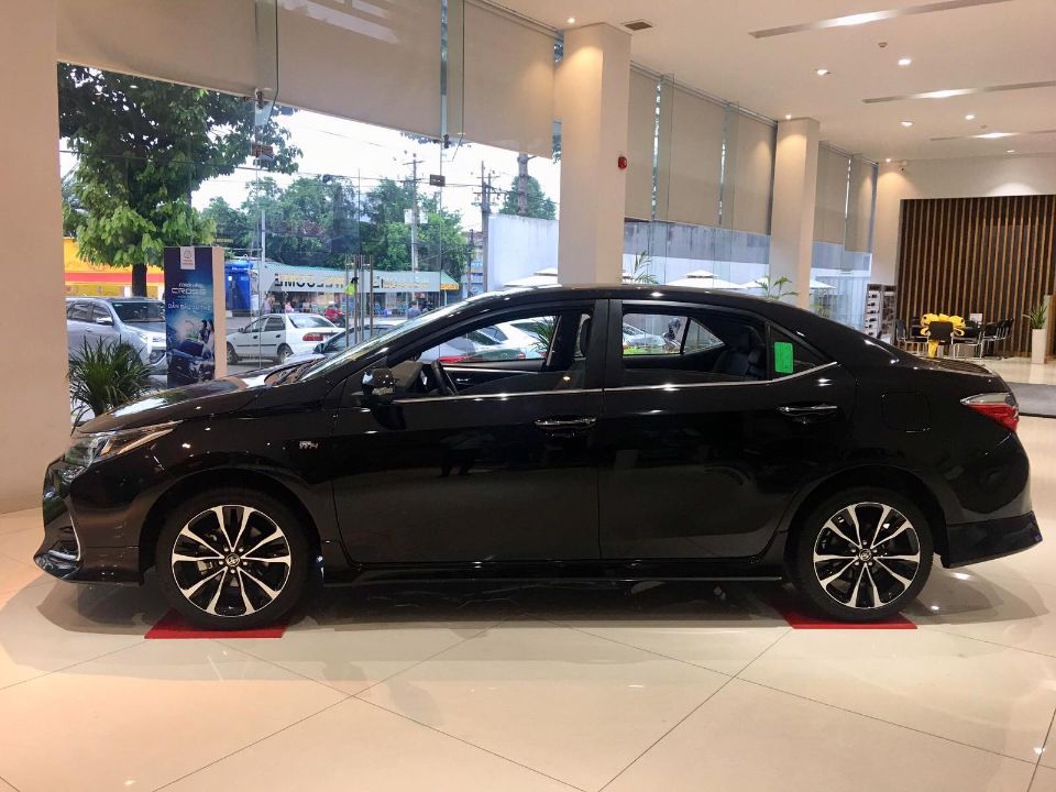 Thân xe Altis