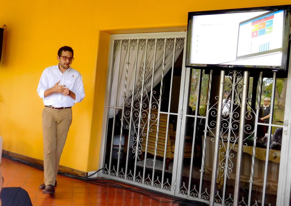 Eduardo Manzo Akdemia
