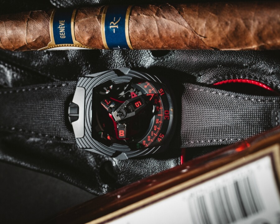 Review Urwerk UR 210