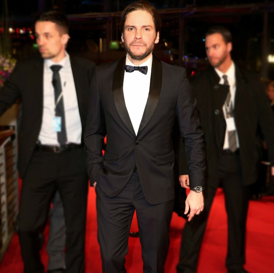 Daniel Brühl Watch Wearing