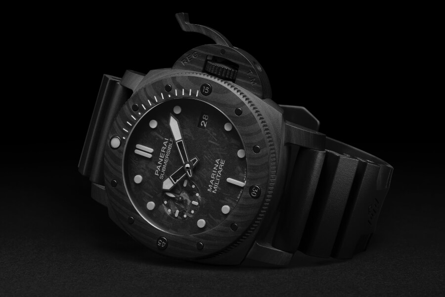 The New Panerai Submersible Marina Militare Carbotech - 47mm