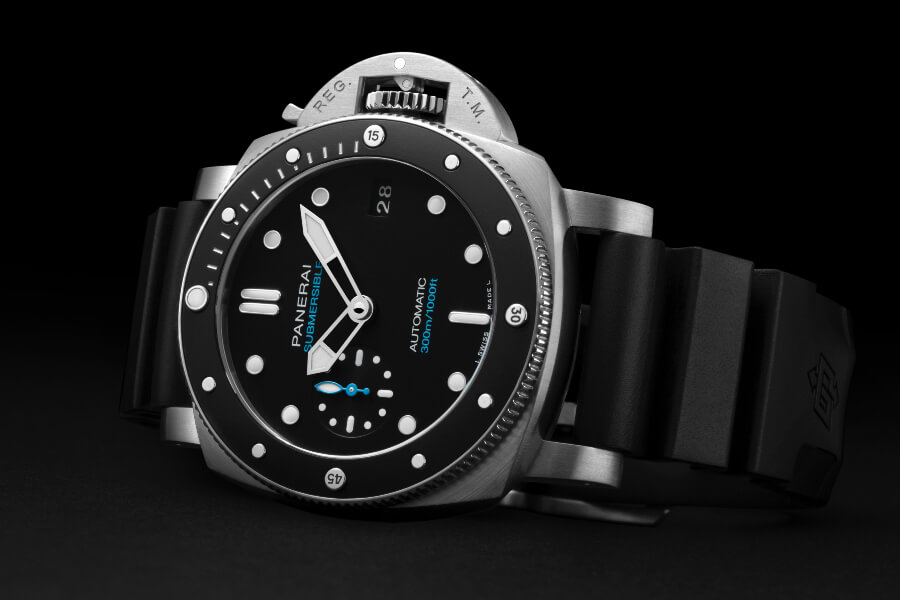 Top dive watches Panerai Submersible – 42mm