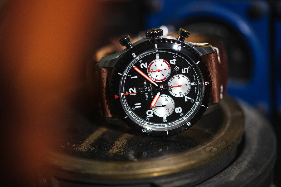 Breitling Aviator 8 B01 Chronograph 43 Mosquito Hands On