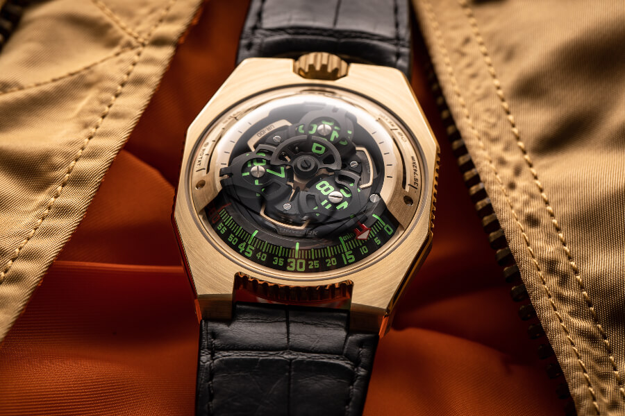 Urwerk UR-100 Gold Edition Watch Hands On
