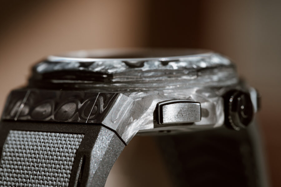 Girard-Perregaux Laureato Absolute Crystal Rock Case