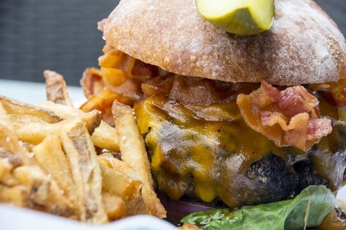 Bar Food in the Big City: The Best Comfort Food in The World’s Greatest