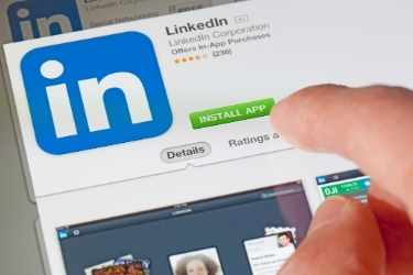 LinkedIn Install App screen