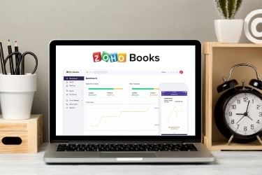 Zoho Books Dashboard in a computer - https://www.zoho.com/us/books/