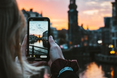 Woman doing a story on Instagram