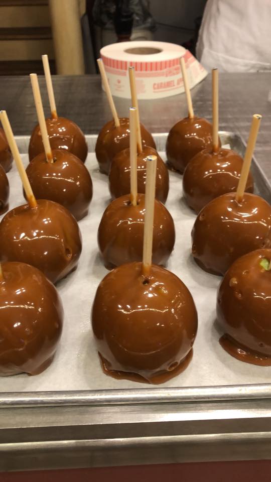 Fresh Carmel Apples at Dollywood