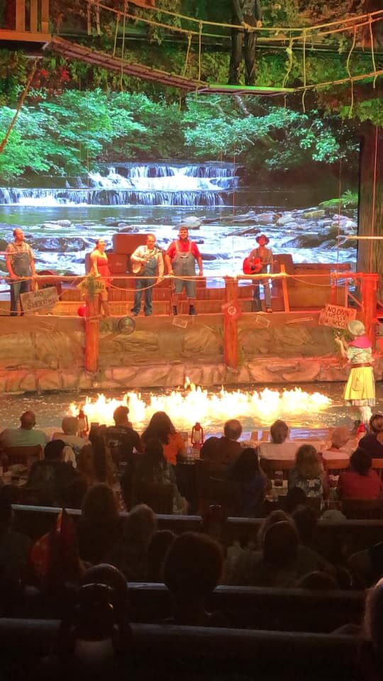 Dinner show with fire and action