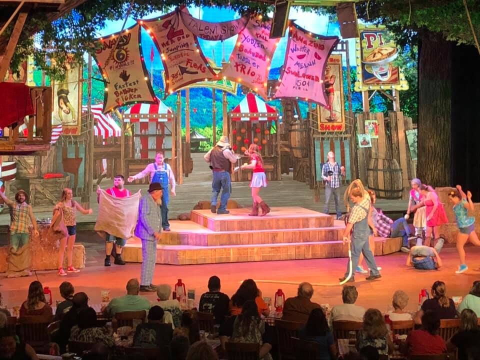 Hatfield and McCoy Dinner Show