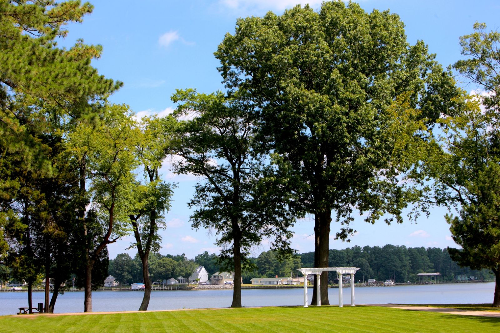 Swan Point Yacht Club