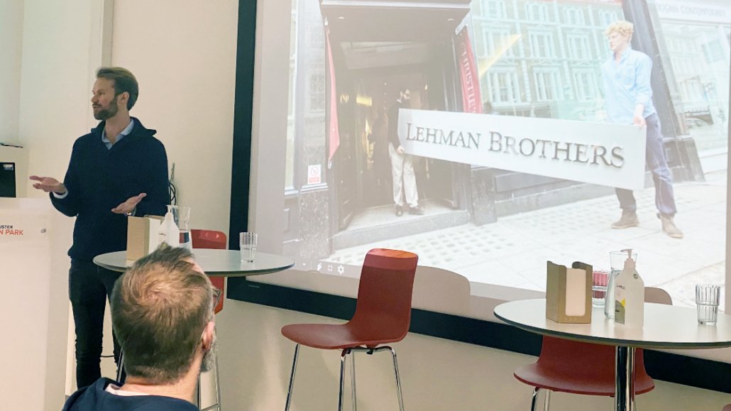 Henrik Sveinsson became interested in the financial crisis of 2008, and how math was used to cover up the economic situation in the big banks that led to the crisis. Photo: Elisabeth Kirkeng Andersen.