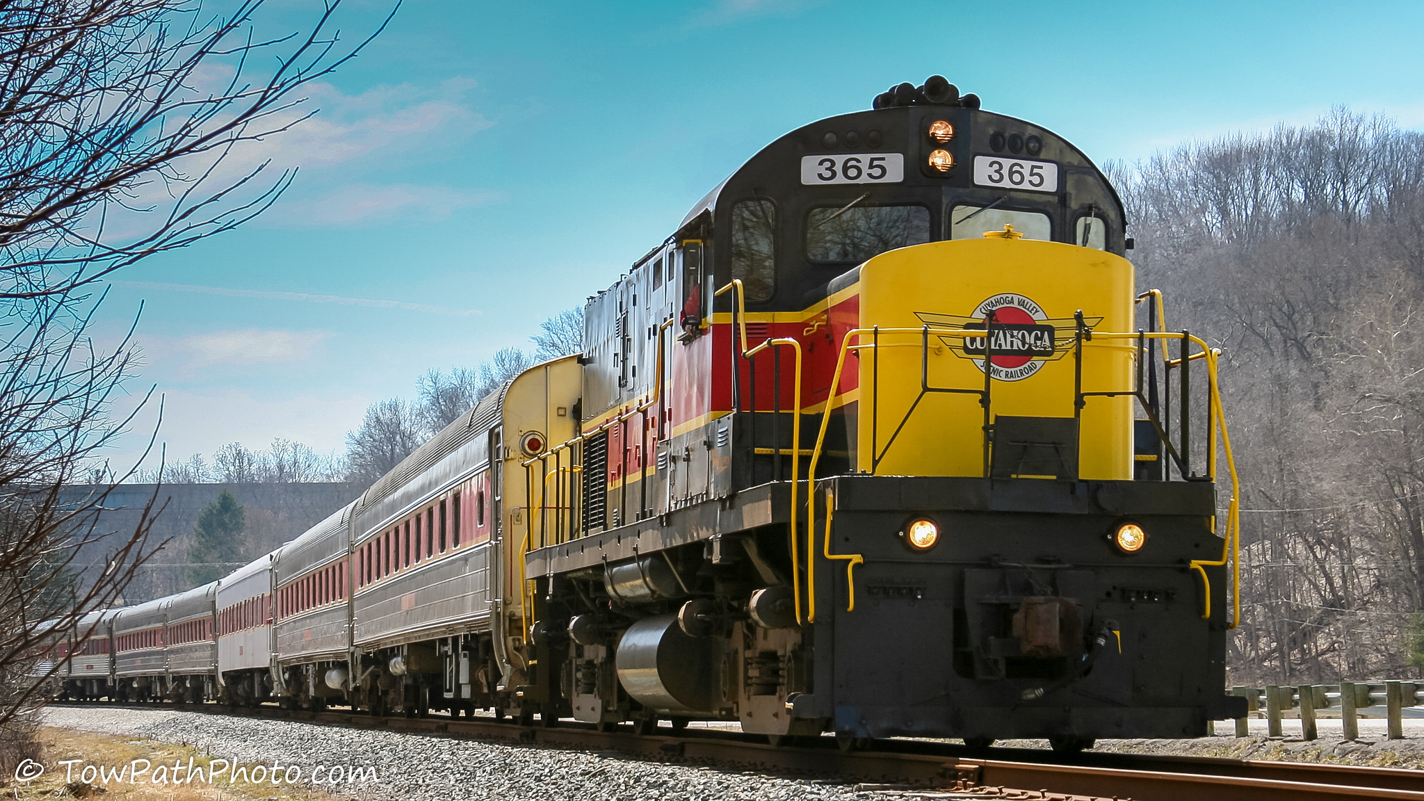 Cuyahoga Falls train