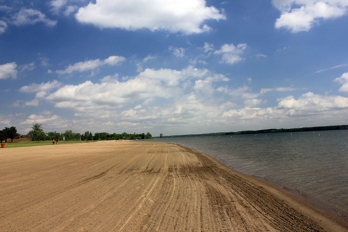 Beach shoreline at Alum Creek State Park