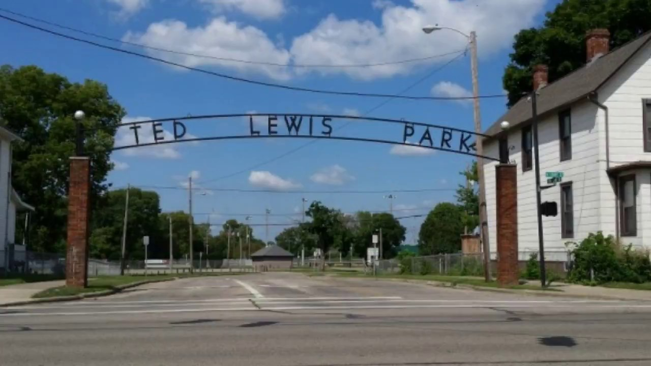 The entrance to Ted Lewis Park in Circleville, Ohio
