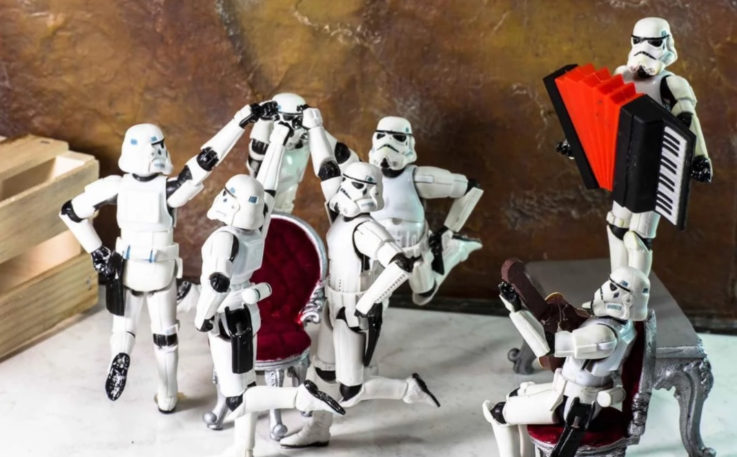 Stormtroopers festejando
