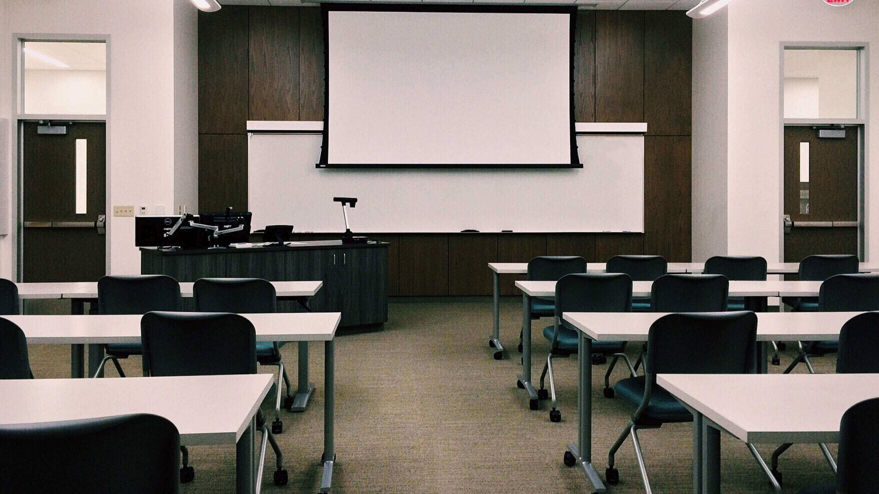 Sala de aula organizada por fileiras