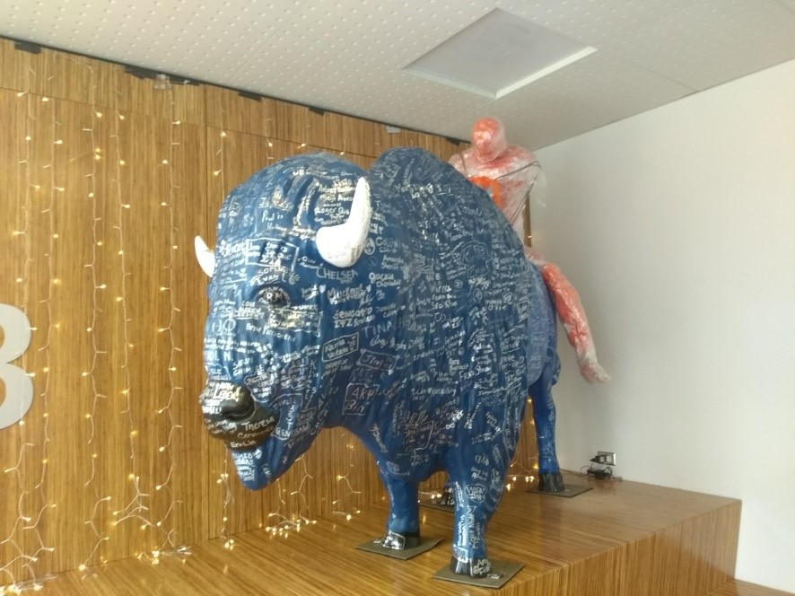 Estátua de Buffalo na CPSI