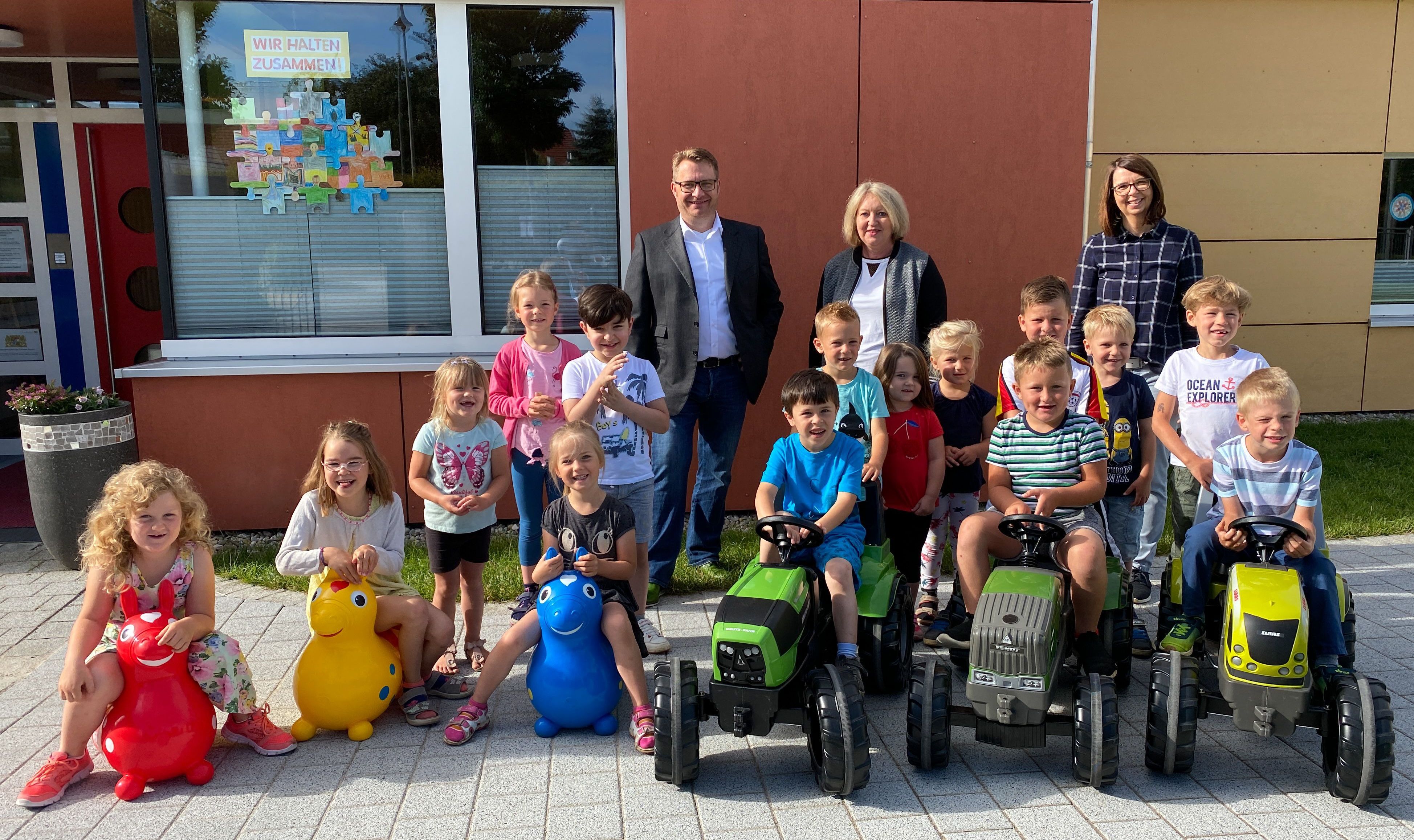 Der Kindergarten St. Ulrich in Buchdorf freut sich über die 500 Euro Spende der FRANKENRASTER GmbH