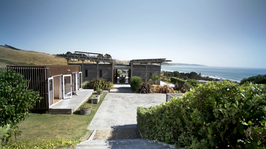 Lightning Ridge - James Hudson