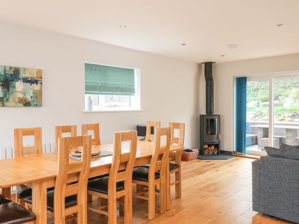 Lake View House, Millbrook Self Catering Cornwall