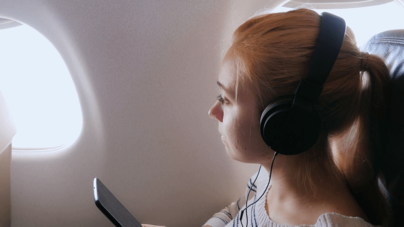 #1 Guide to Travel Headphones For The Ultimate Explorer | InMotion Stores