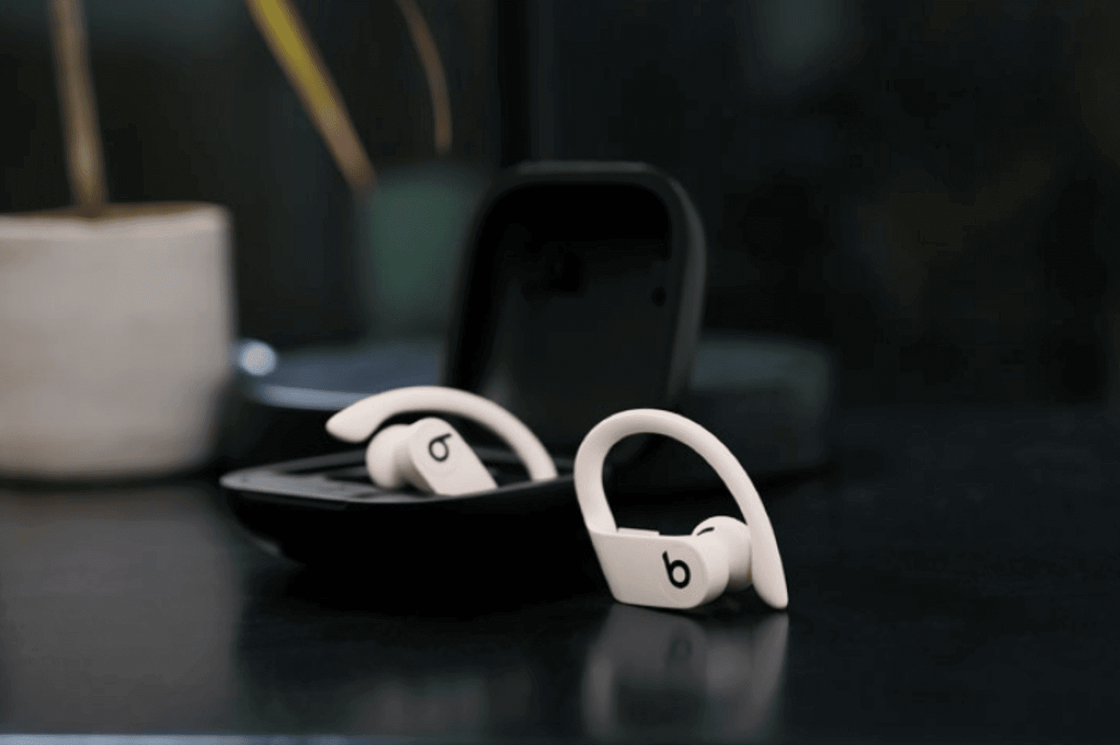 HighPerformance Headphones for Travelers on the Move InMotion Stores