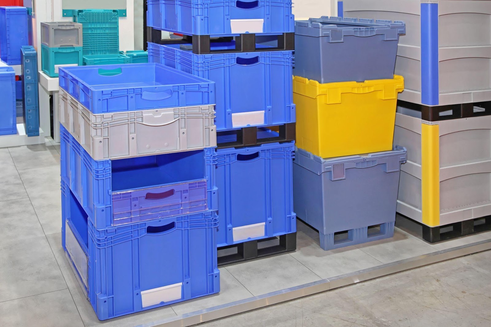 4 Alternatives to Using Moving Boxes Move Without Cardboard Boxes