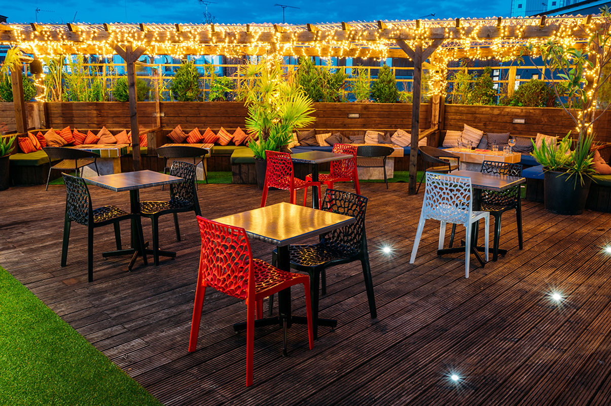 Garden Themed Lounge Bar & Roof Top Garden In Southampton Funky Flamingo